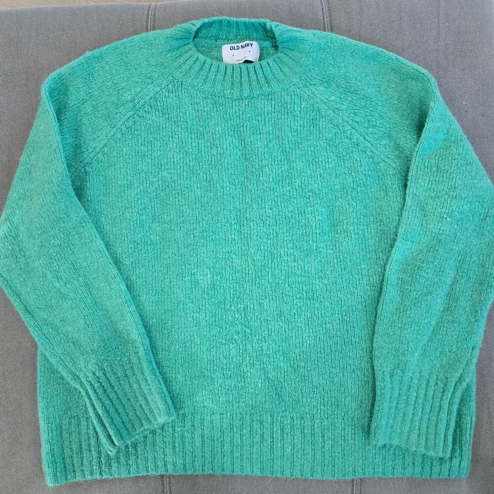 Green Old Navy Sweater